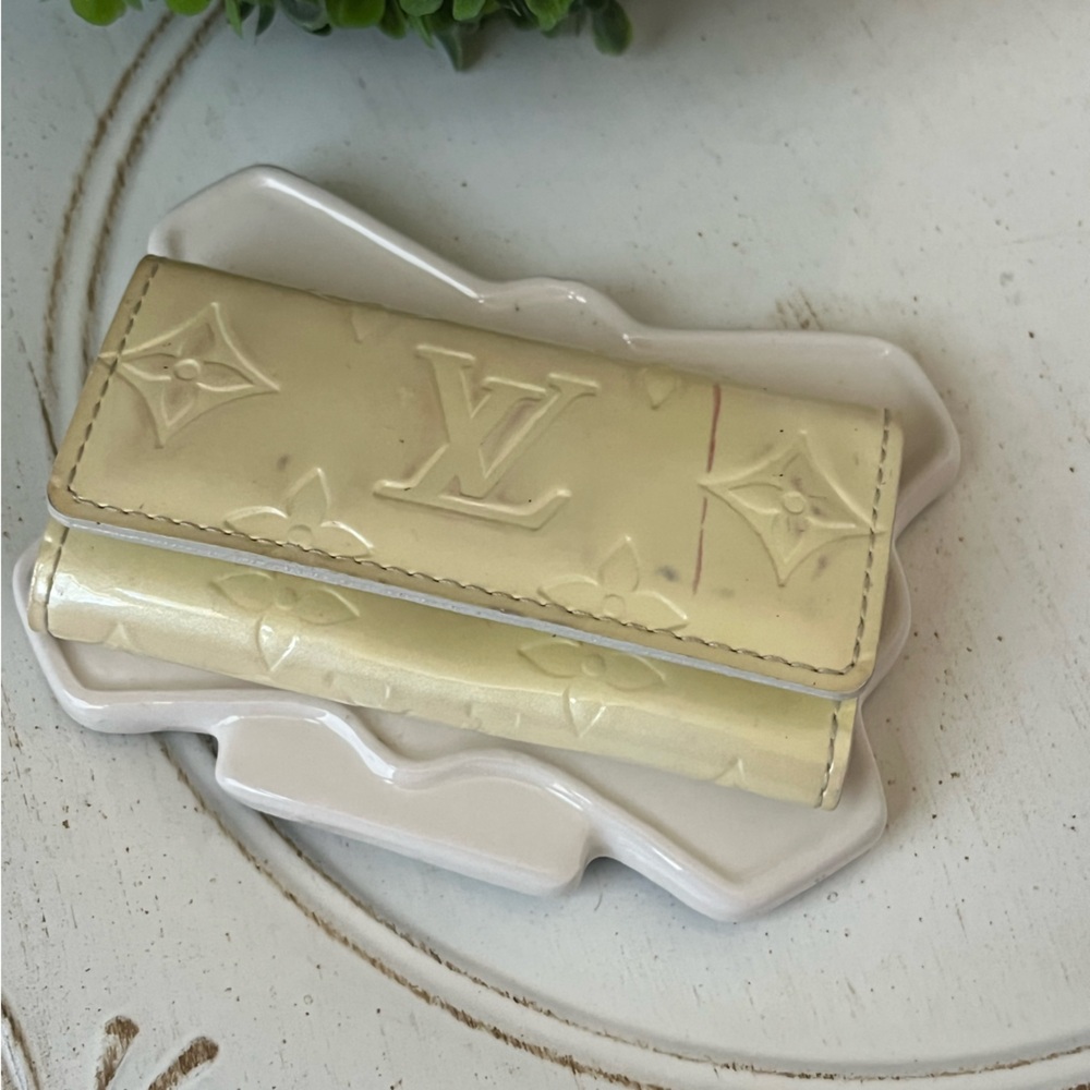 Louis Vuitton Vernis Patent leather Cream Card Holder - Picture 2 of 14